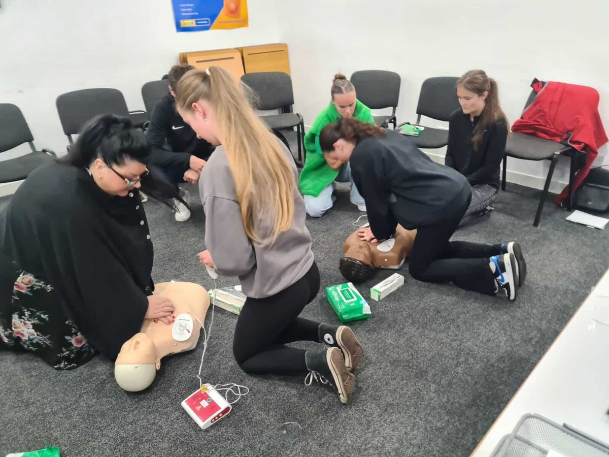 Basic Life Support (BLS) training in Southampton